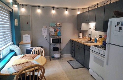 Manistee House | Bright Beautiful beach theme home walking distance to Lake Michigan & downtown!