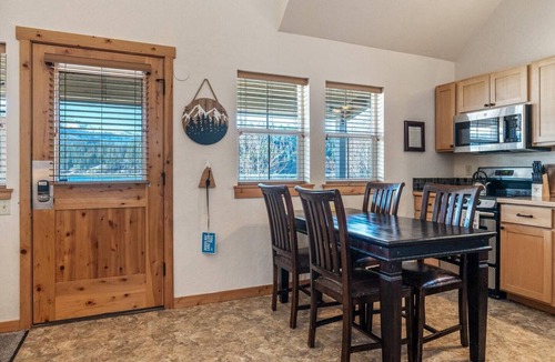 Dover Bay House | Bright, breezy, and close to the shoreline, "Beach Attitude" captures lakeside fun and easy resort living all year long!