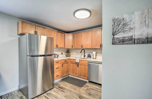 Buckley Apartment | Bright Buckley Apartment in the Heart of Town