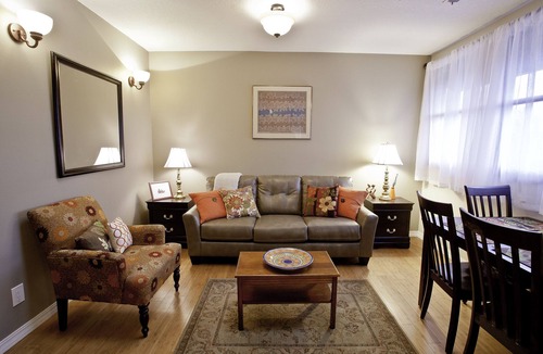 Richmond House | Bright, Cheerful & Perfectly Portland! Walk to Hawthorne and Division St.