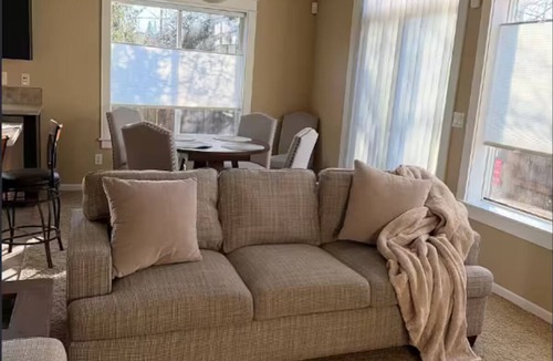 Aloha House | Bright & Comfortable, Long Stay and Pet Friendly