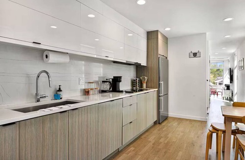 Mann House | Bright Madison Valley Townhome w/Rooftop and AC