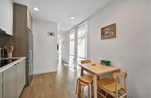 Mann House | Bright Madison Valley Townhome w/Rooftop and AC