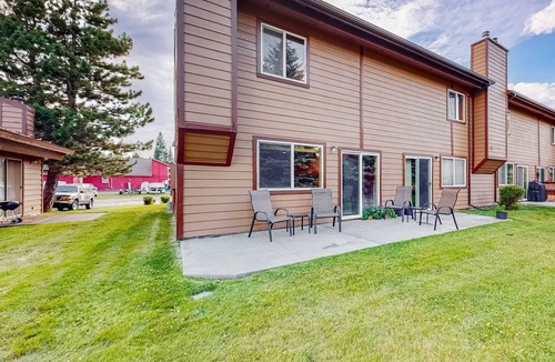 McCall Condo | Bright McCall Townhome | Pool + Walk to Lake + Gym