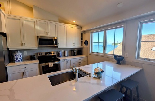 Coupeville Condo | Bright & modern 1-bedroom condo in downtown Coupeville