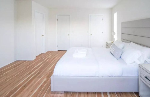 Mid-Beacon Hill House | Bright Modern Farmhouse near DT & Airport w/6 beds