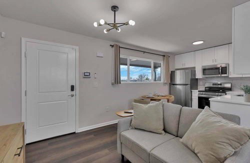 Olde Towne East Apartment | Bright New Studio Walkable Olde Town East Parking