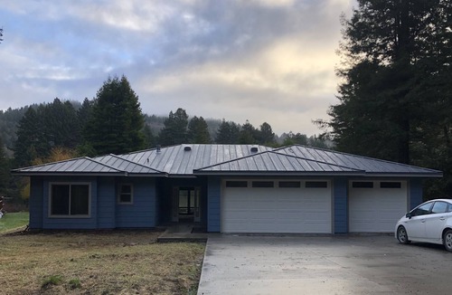 Crescent City House | Bright, open concept, family friendly house, private sandy beach on the river