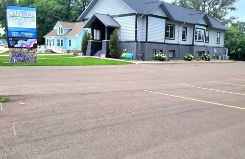 Arnolds Park House | Bring ALL of your family and friends to stay at the Central Stay Cation in Arnolds Park!