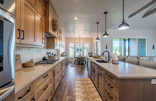 McCall House | Bring the whole family to this great place with lots of room for fun!