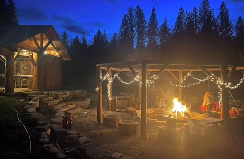Plains House | Bring the whole family to The Eagle's Nest for a relaxing getaway!