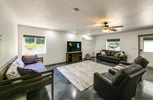 Priest River House | Bring Your Boat! Updated Cabin in Priest River