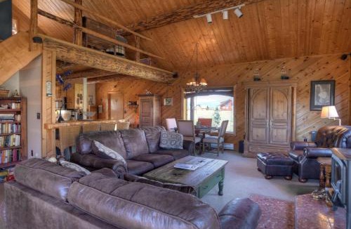 Creede House | Bristol Head Acres Rustic Cabin