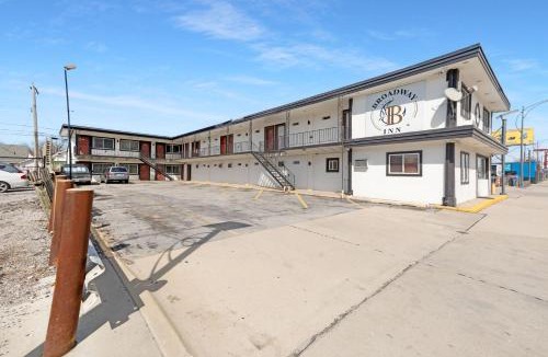 Council Bluffs Hotel | Broadway Inn