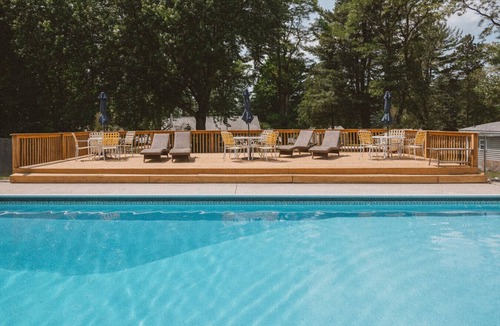 Grawn House | Brookside Cottages and Resorts DuckIn Cottage