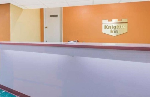 Berea House | Budget-friendly Accommodation at Knights Inn Berea! Pets Allowed, Free Breakfast