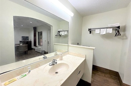 Northport Hotel | Budget Inn