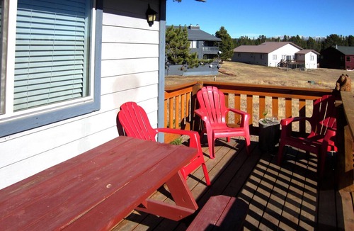 Horse Butte Condo | Buffalo Roam Condo * Comforts of Home for 6 * Minutes from Yellowstone