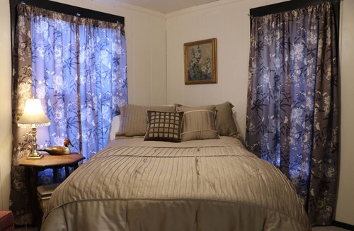 Dorris Bed & Breakfast | Butte Valley Bed and Breakfast