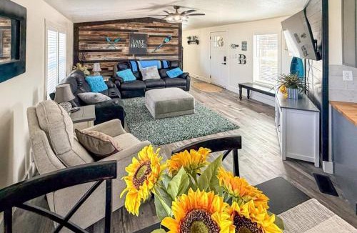Garden City House | Buttercup Lake House