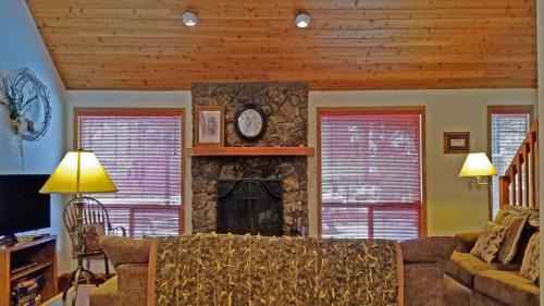 Sunriver House | Butternut 02