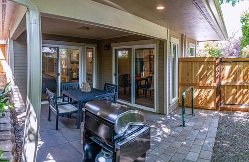 Historic Railroad District House | 'C' Street Station - Short walk to OSF