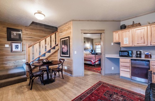 Almo Cabin | Cabin 10 Deluxe Lrg 2 Story at the Almo Inn near City of Rocks/Castle Rock Idaho