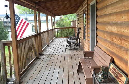 Irwin Cabin | Cabin #2 - Backyard Bunkhouse