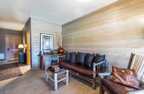 Almo Cabin | Cabin 8 at the Charming Rustic Almo Inn near City of Rocks and Castle Rock Park
