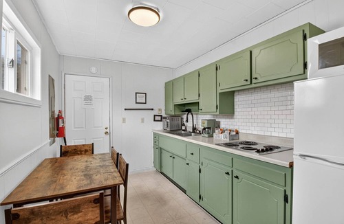 Arcadia Cabin | Cabin 9/Pleasant Valley Resort/Hot Tub/Sauna/BBQ