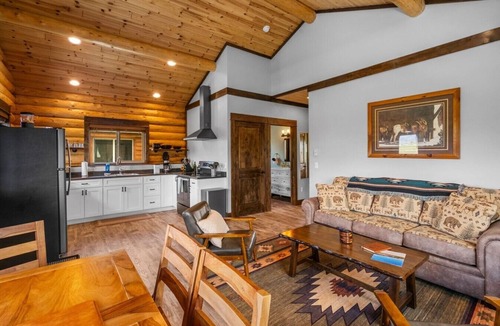 Pray Cabin | Cabin Getaway in Pray, MT