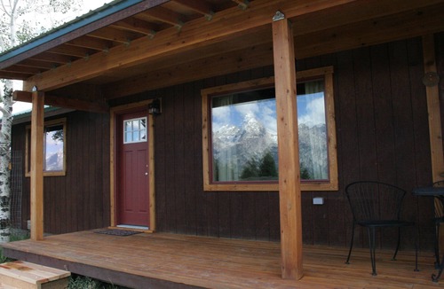 Kelly Cabin | Cabin In Teton National Park Close To Yellowstone With Views Of The Tetons.