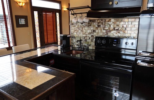 Bellevue Cabin | Cabin near Mississippi with Pickleball court - North Star