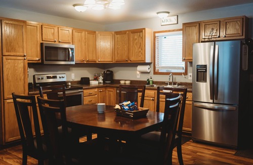 Shingleton Cottage | Cabin Near Pictured Rocks, Sleeps 8, 20 Min to Munising