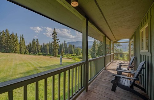 Game Creek Apartment | Cabin on Private Ranch Sleeps 10 on a Working Wyoming Ranch