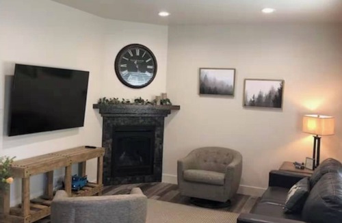 Salmon Cabin | Cabin on Salmon River/Sleeps 6/2 Bed/2Bath
