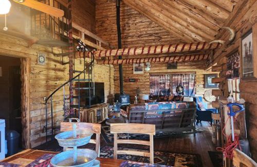 Canby Villa | Cabin Retreat