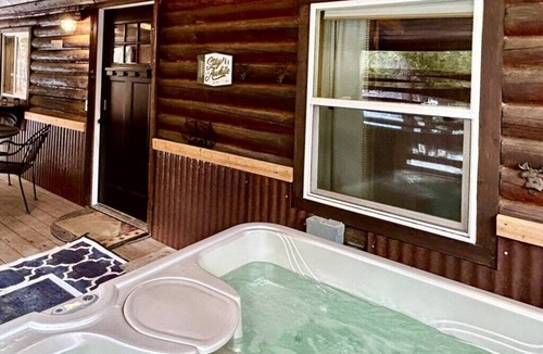 Island Park Cabin | Cabin Trailer Parking *HOT TUB*dog friendly, EV