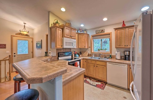 McCall Cabin | Cabin w/AC, Hot Tub, Deck, Oversized Parking