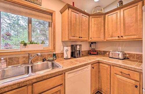 McCall Cabin | Cabin w/AC, Hot Tub, Deck, Oversized Parking
