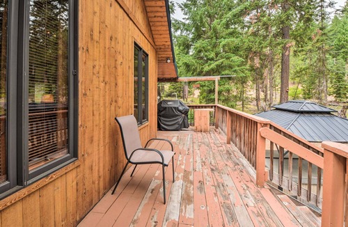 Klamath Falls Cabin | Cabin w/Hot Tub, By Crater Lake Nat'l Park!