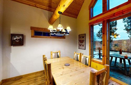 Klamath Falls House | Cabin w/Mountain Views & Shared Pool & Hot Tub