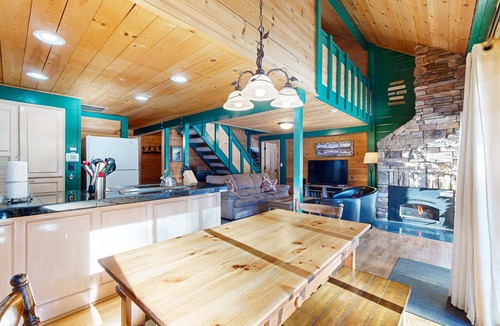 Sunriver Cabin | Cabin with Eight SHARC Passes, Access to Shared Pools, Hot Tub & Other Amenities