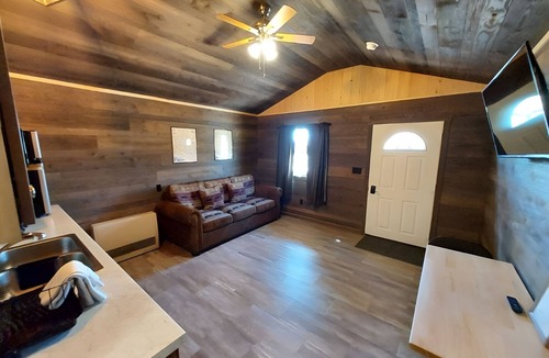 Anaconda Cabin | Cabin with Living Area, Kitchen, and Scenic Outdoors Ideal for Nature Seekers
