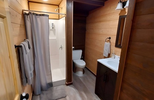 Anaconda Cabin | Cabin with Living Area, Kitchen, and Scenic Outdoors Ideal for Nature Seekers