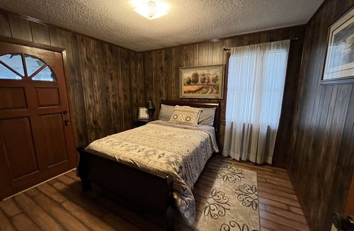 Wynne House | Cache Landing Lodge