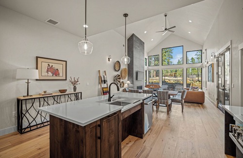 Sunriver Cabin | Caldera Hideaway with Access to Exclusive Golf