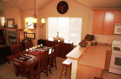 Klamath Falls House | Calm, Class & Comfort at the Running Y Ranch Resort