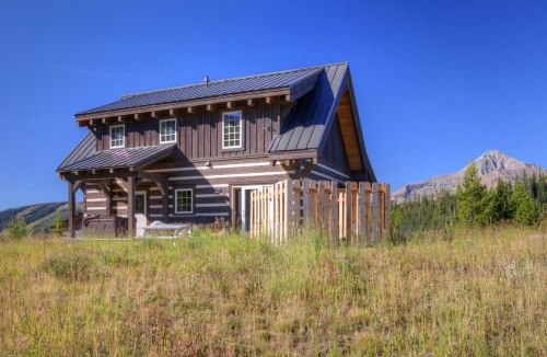 Spanish Peaks House | Camp Arrowhead Cabin