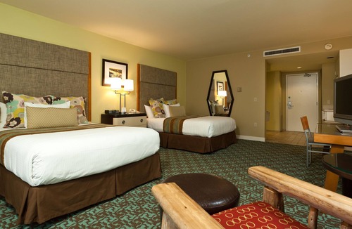 Chelan Hotel | Campbell's Resort